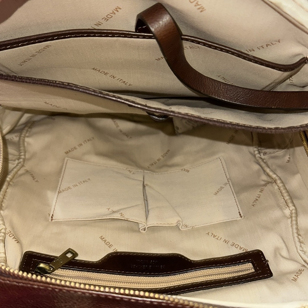 Camarea || Made in Italy Leather Backpack - Picture 4 of 10